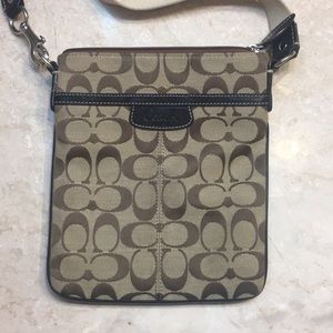 Coach Classic Signature Tan Crossbody Purse
